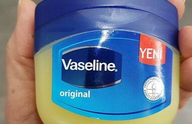 Vaseline usa per aumentare un membro